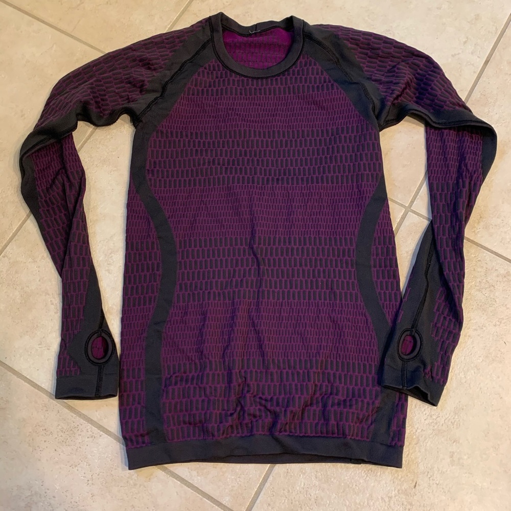 Lululemon Women’s long sleeve shirt size 6